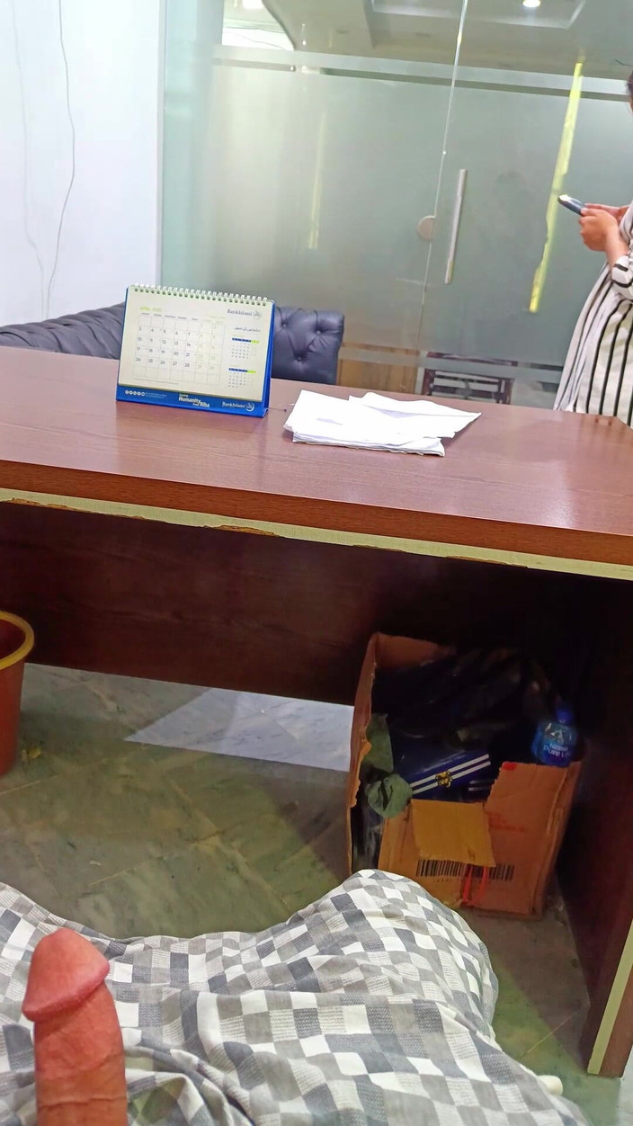 Pathani 420: 角色扮演 我的办公室秘书在办公室给我打手枪