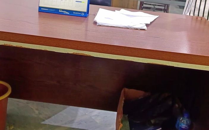 Pathani 420: Ofis sekreterim bana ofiste mastürbasyon yapıyor
