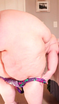 SSBBW dessous anprobieren