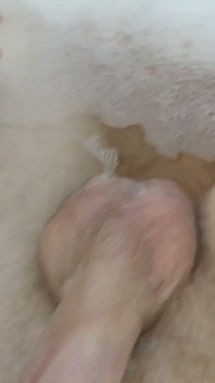 Double Cumshot in Bathtub