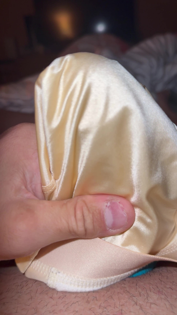 Bigbrook45: Beige silkeslen trosor