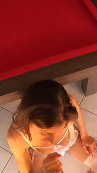 Ich nehme Lety Howl in POV, in der Toilette, dann auf dem Billardtisch, aber vor allem in ihren arsch!