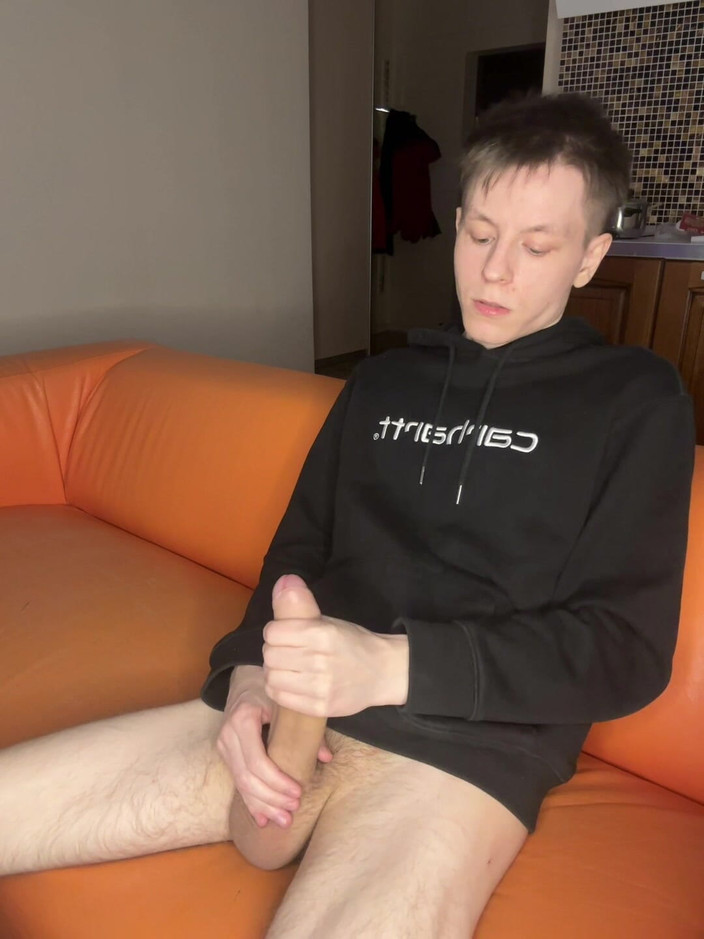 Morflot24: Mandi solo 18 tahun sambil memerah susu kering