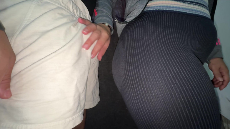 CoupleOfHotSins: Una Ragazza Culona Afferra Il Cazzo Di Uno Sconosciuto Nel...
