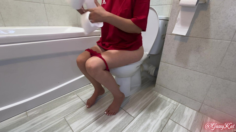 GassyKat: The Daily Toilet S2 Episode 15: the Red Foxy