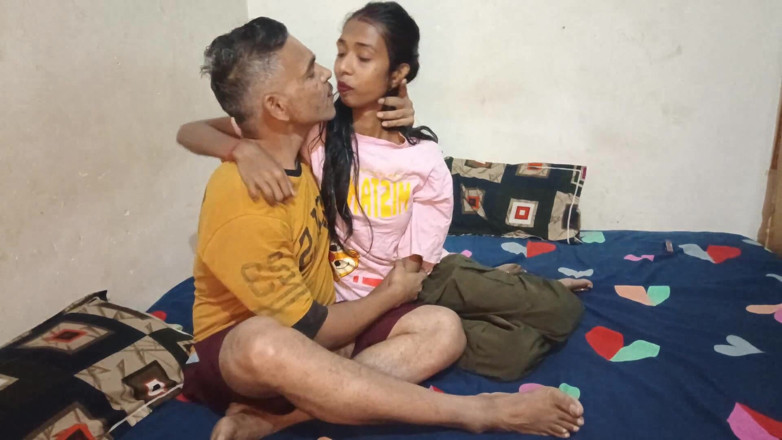 Truefuker: Desi dorfschwegerin nimmt sperma in den mund von großem desi-schwanz