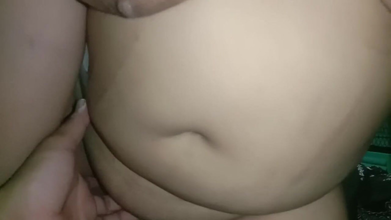 Chubbyme Pinay: 팬을 위해 가장 친한 친구에게 섹스 장면을 좋아하는 통통한 Pinay