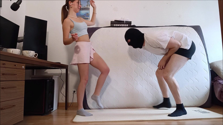 GermanBallsBusted: Ballbusting Bis Ich Nichtmehr Stehen Kann