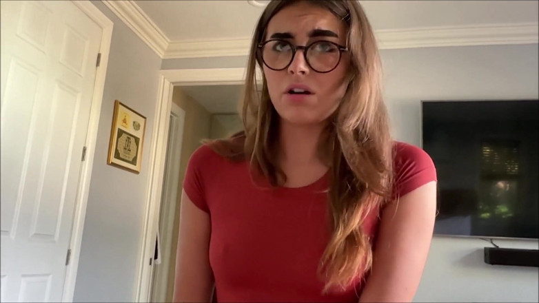 Alex Adams: น้องสาวเลี้ยงตัวเล็กพิสูจน์ว่าเธอไม่ใช่เด็กเนิร์ด - Selina Bentz - Family Therapy