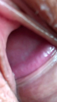 Lízání kundičky po čůrání a sperma v kundičce