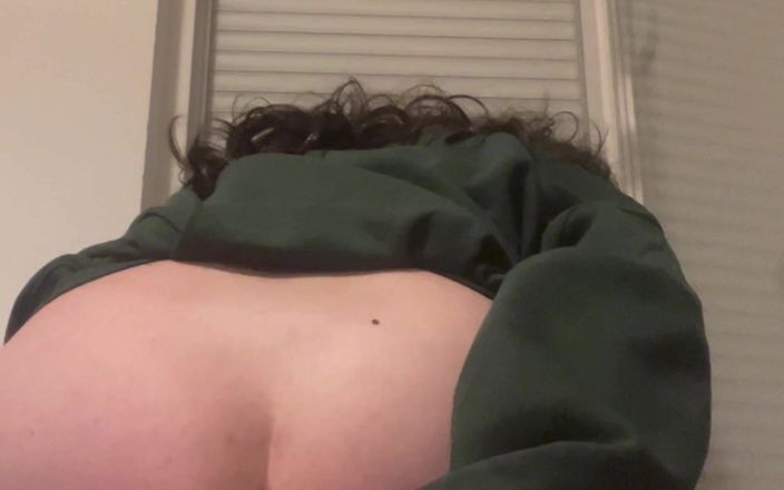 Sissyvalerie69: 这个玩具是不够的，我的阴户需要一个真正的鸡巴