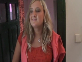 Flash Model Amateurs: Big ass blonde girl shows her sexy body at the...