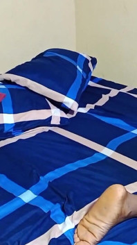 Preparando sua bunda para ser fodida por trás