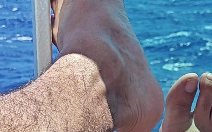 Grayalpha: Vacaciones pies grandes