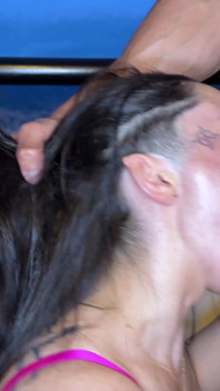 Nimfomană Nefernik tatuată