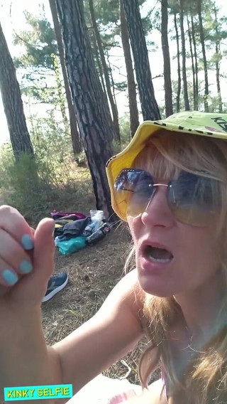 Sasha Bikeyeva: 변태 셀카 - 숲에서 빨리 섹스. 펠라, 후장 핥기, 도기 스타일, 얼굴에 사정. 야외 섹스
