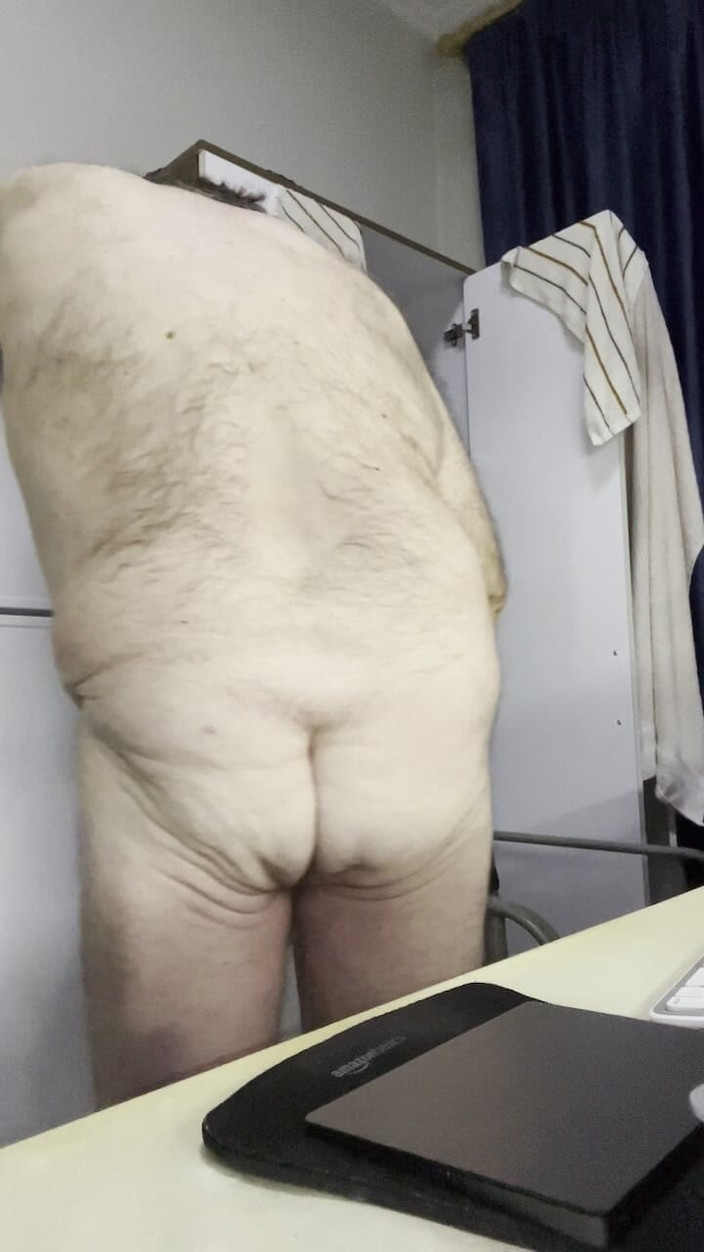 Coach Karl dude lodge: Pantat bahenol pelatih karl si pelatih dengan pantat bahenol ini...