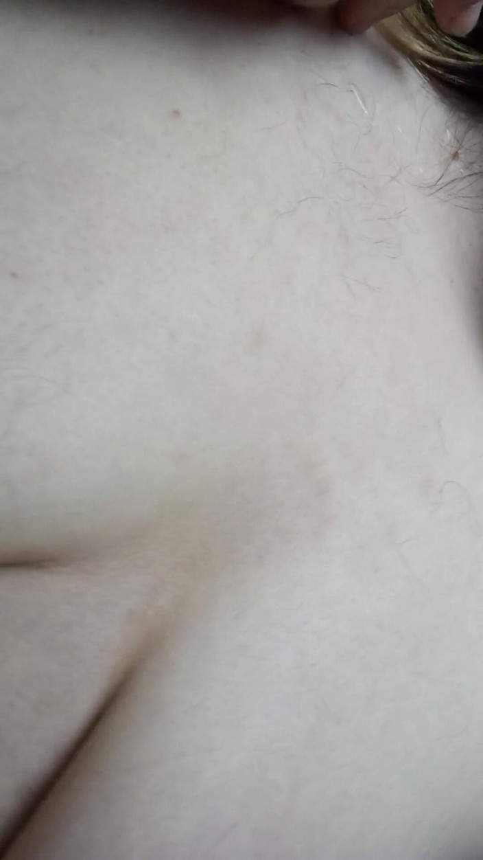 PoppyLethe: Quente ftm bottom envia vídeo acariciando seu pau (sem som)