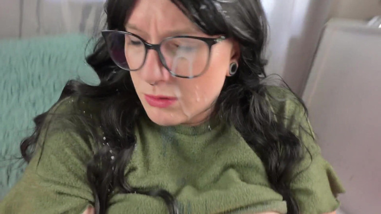 Missellie8: Mama vitregă devine curvă 1