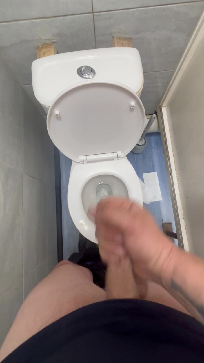 Jeffry: Wanking in Toilet