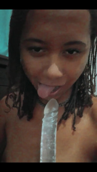 Dildo oral seks