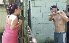 Kasallpimenta: Sprcha nefunguje, vdaná žena požádá správce farmy o pomoc pomocí pouze...