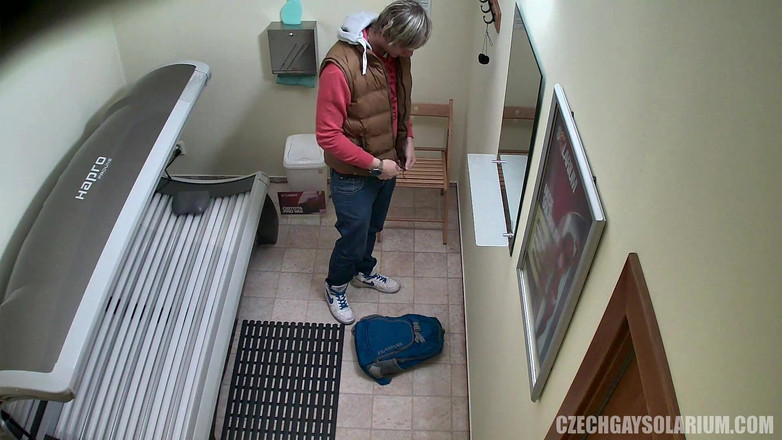Czech Gay Solarium: Сенсаційне шоу чеського гей-солярії 30 нахабних twink