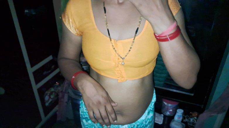 xshika: Indian Kavya Bhabhi Changing Cloth Front of Boyfriend