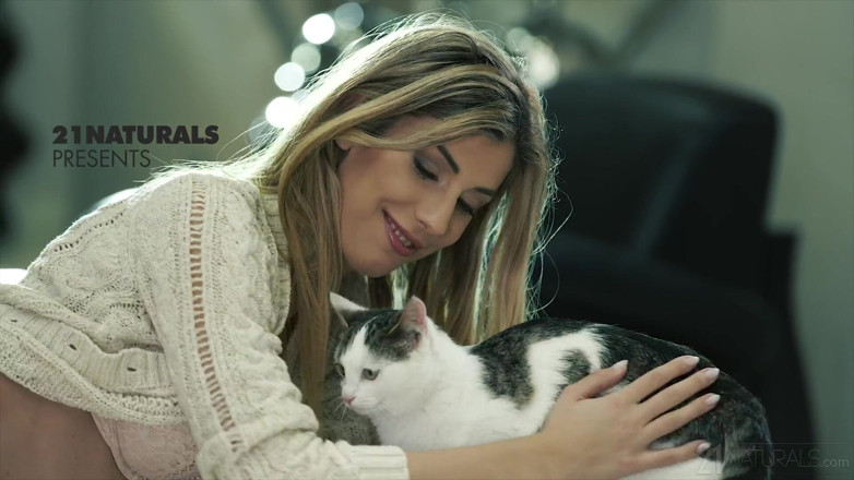 21 Naturals: 21 naturals - куряча гаряча Шона Рівер отримує в її ноги гарячу сперму після розваги