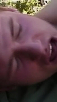 Za dziurami scena 4_twink przyjaciele ruchają się w jacuzzi