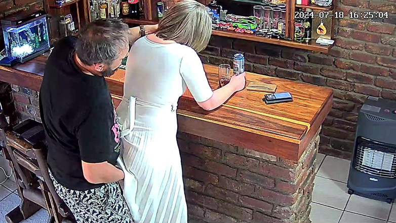 Sparowdox: Just Caught My Husband Cheating with the Neighbours Wife