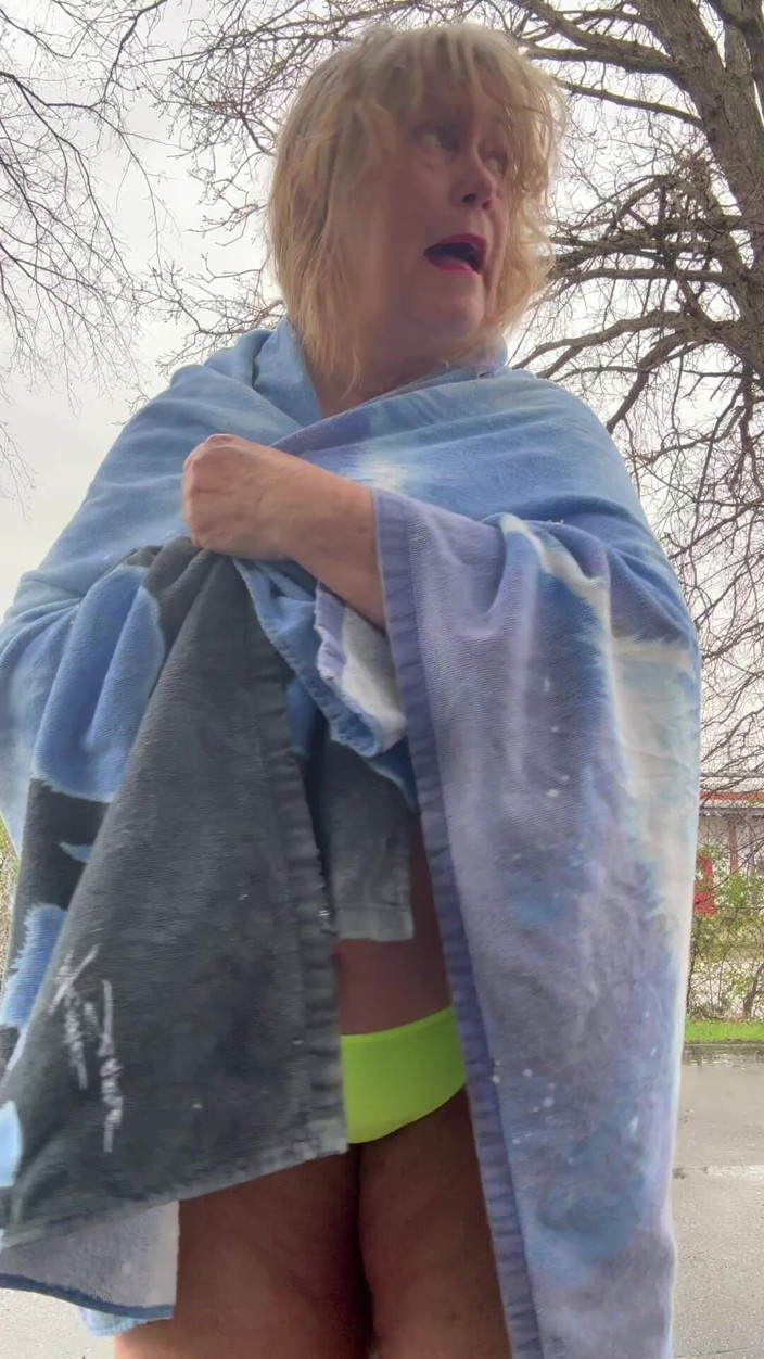 Big Ass 4 U: Catching Raindrops with My Titties