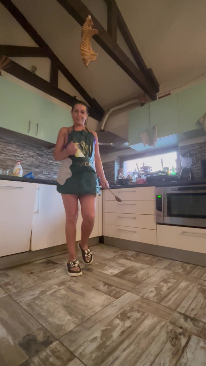 MilfyCalla: Posso coock para você?