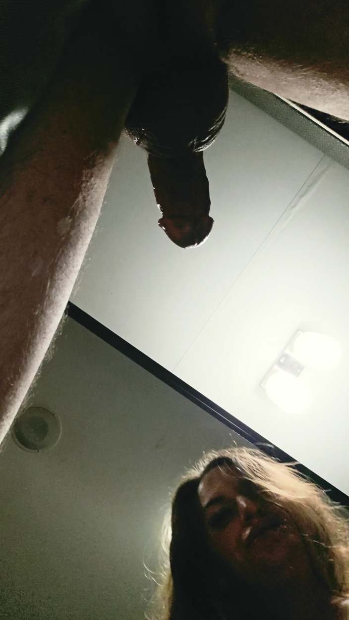 Tommy Cash: Awek si rambut coklat dengan tetek besar mulut dan pengakhiran...