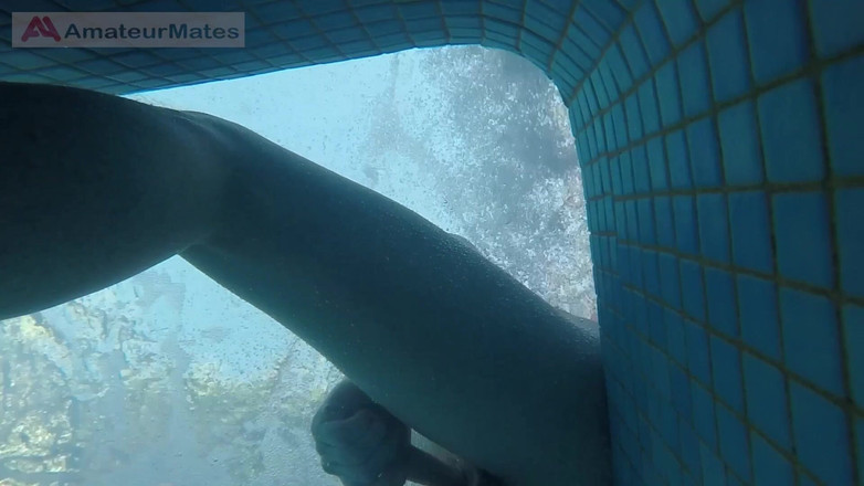 AmateurBoysPissing: Amatorskie blada skóra ruda facet z gorącą gładką bum złapał...