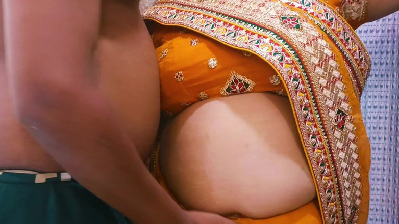 Catchybusty: Indisk Desi Raand knullad hårt överallt i Saree -samlingsvideo