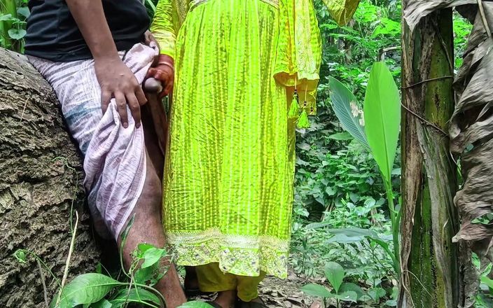 mahihot1: Indian Neighbor Bhabhi Jungle Fucked.