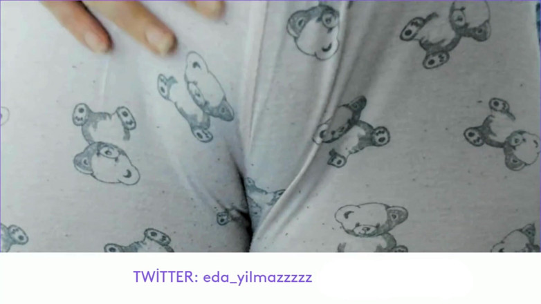 bigass_sexy_bigboobs: Cameltoe- Pepek Bengkak- Melancap Dengan Pajamas