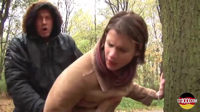 123XXX - Fucked Amateurs in Germany!: Smiling Brunette Fucked in a Park