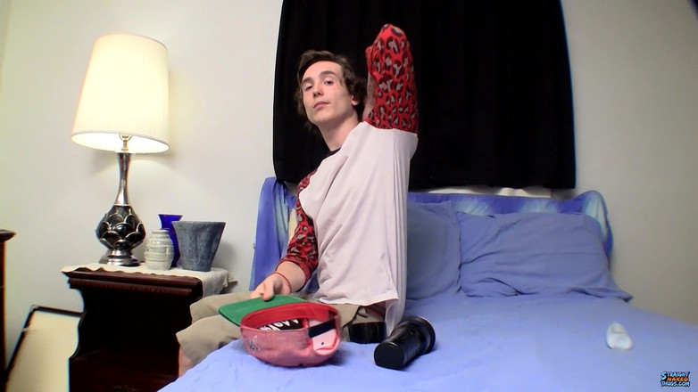 Straight naked thugs: Jeho první mrtvička s tělem