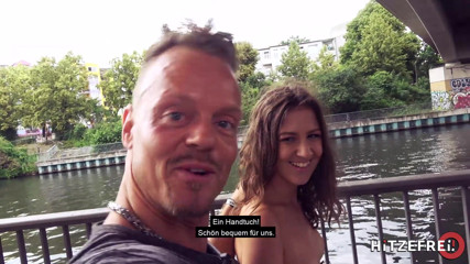 Hitzefrei: Genç Alessandra Amore köprü altında sikiliyor