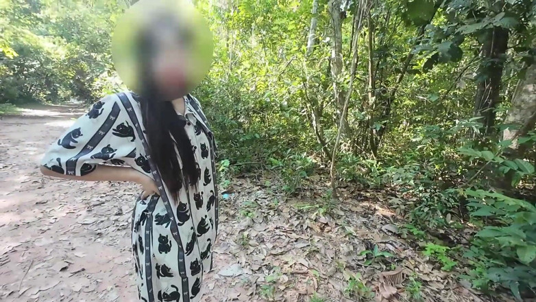 RealThaiSolo: 可爱的泰国女孩吹箫但推手淫痛苦在森林泰国声音