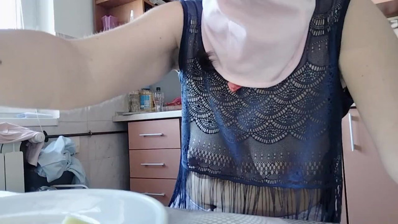 Amateur_MS: Chatte brune poilue, gros seins, femme poilue sensuelle dans la...