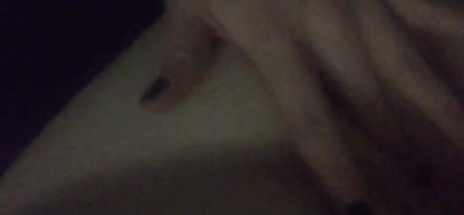 Hunnybrat: Güzel Tıraşlı Amcığımla Oynuyorum