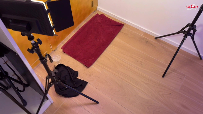 GLORYHOLEGAYS: Jeho tlustý penis škube. Přímo do mrdkové kalichy?!