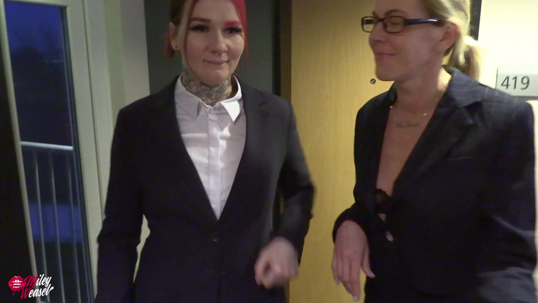 Miley Weasel: なんだこれ!?私はその仲間を自分の部屋に連れて行きました!!