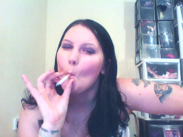 MissFFW: Fetish merokok