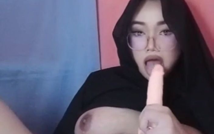 Jilbab69: Nadržená, dlouho není vidět s přítelkyní