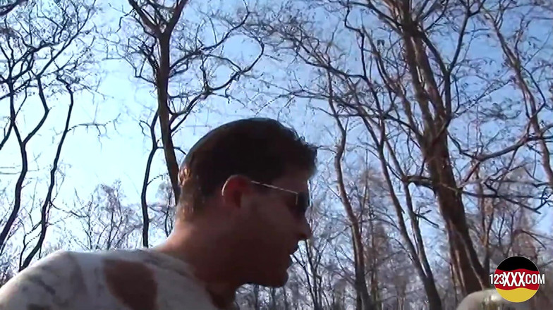 123XXX - Fucked Amateurs in Germany!: 年上のブロンドがフェラチオとセックスに選ばれる