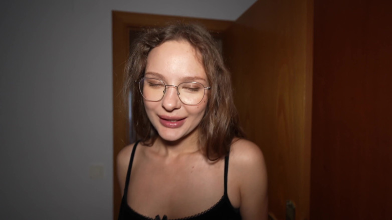Alexa Poshspicy: Stiefschwester hat viel anal beobachtet, jetzt will sie es anal...